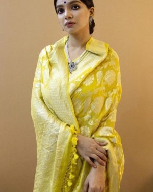 HANDWOVEN YELLOW BANARASI SAREE