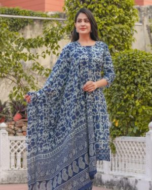Beautiful cotton Fabric kurti with Pant and cotton mulmul duppatta