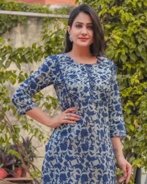 Beautiful cotton Fabric kurti with Pant and cotton mulmul duppatta