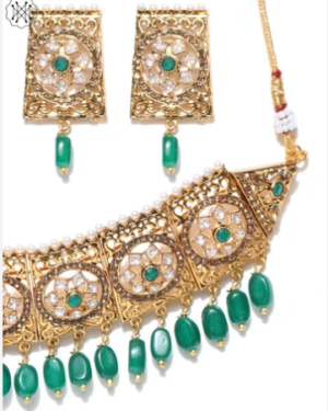 Priyaasi Green & Gold-Toned Kundan-Studded Choker Jewellery Set